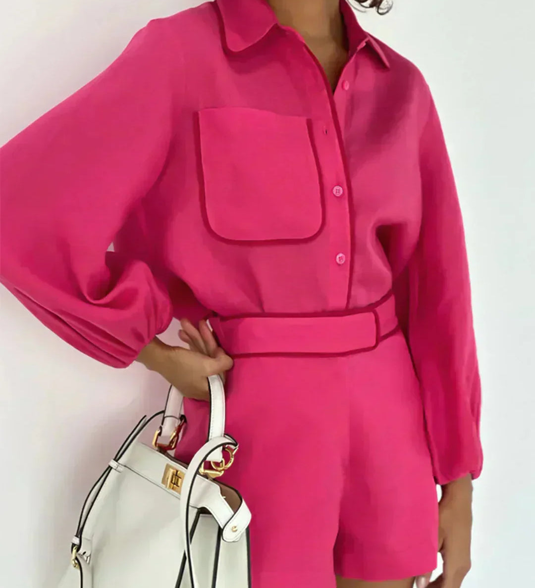 Set de pantaloni scurți și in cu detalii contrastante