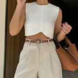 Pantaloni Scurți Plisați în Stil Old Money