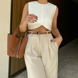 Pantaloni Scurți Plisați în Stil Old Money