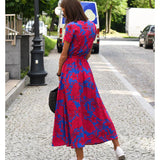 Julia - Rochie elegantă cu decolteu în V și croială care modelează silueta.