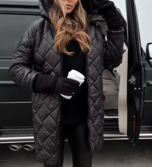 Elara | Palton pufos elegant cu glugă